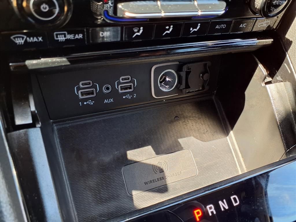 Used 2023 Jeep Grand Cherokee Altitude AWD/4WD image 13