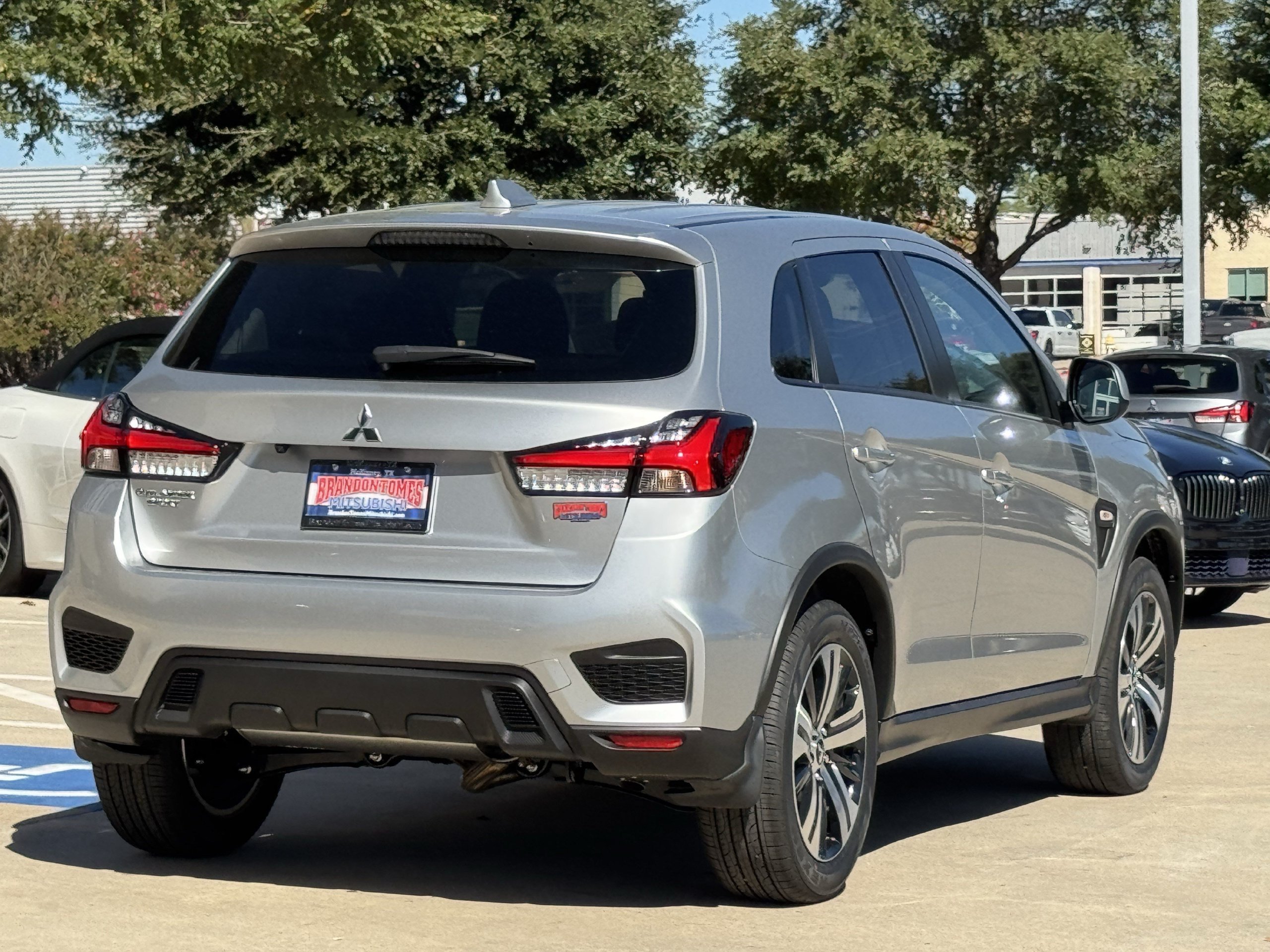 New 2027 Mitsubishi Outlander Sport ES FWD image 4