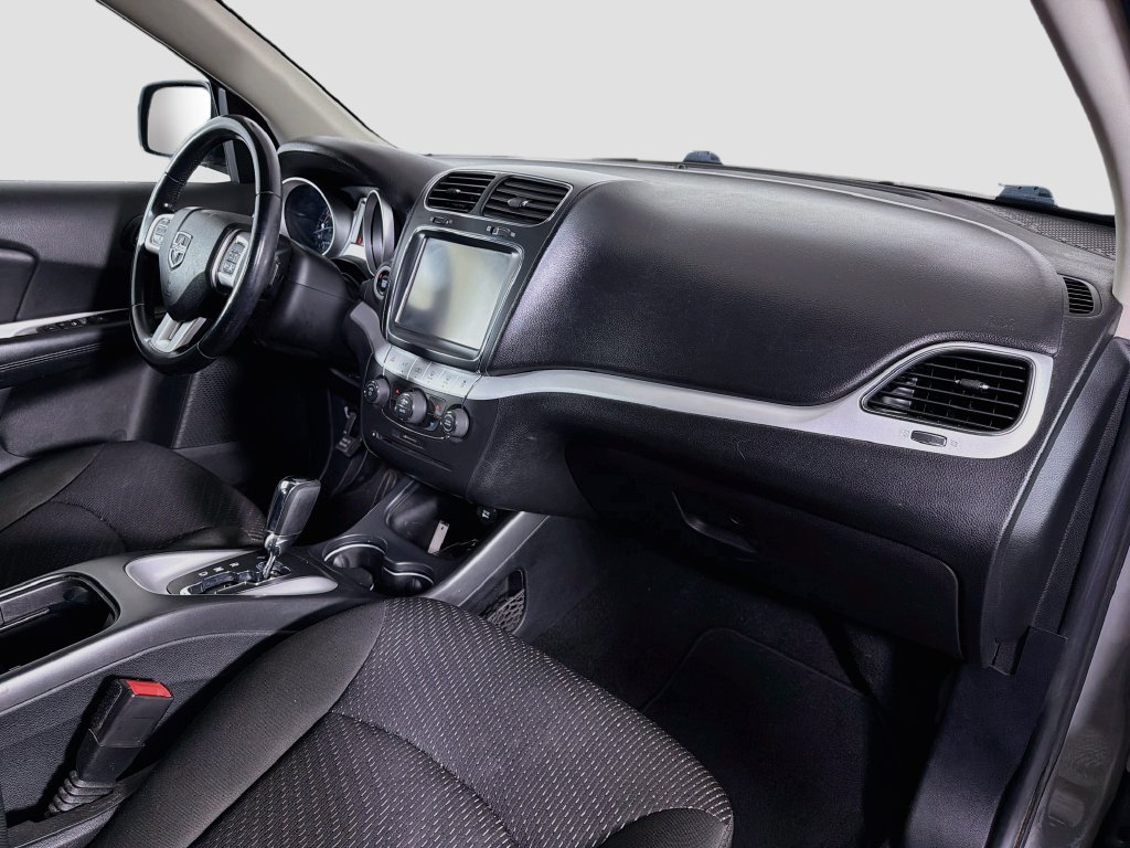 Used 2019 Dodge Journey SE FWD image 29