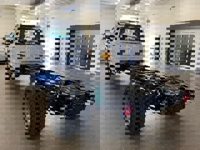 New 2026 Ford F550 2WD Regular Cab Super Duty image 5