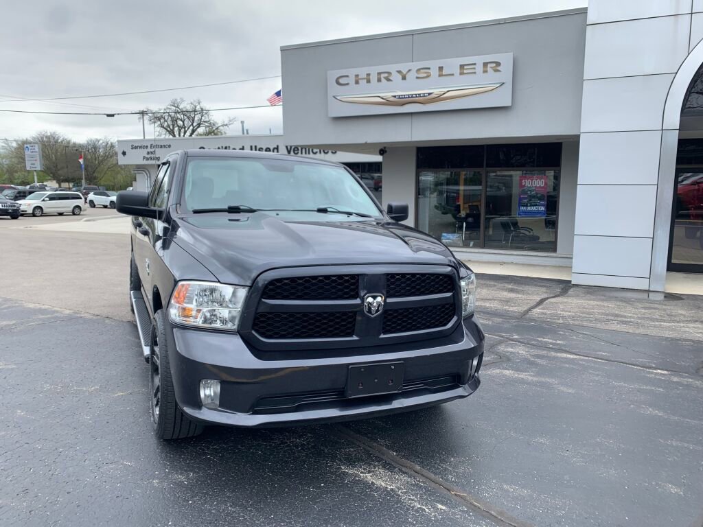 Used 2017 RAM 1500 Express AWD/4WD image 2