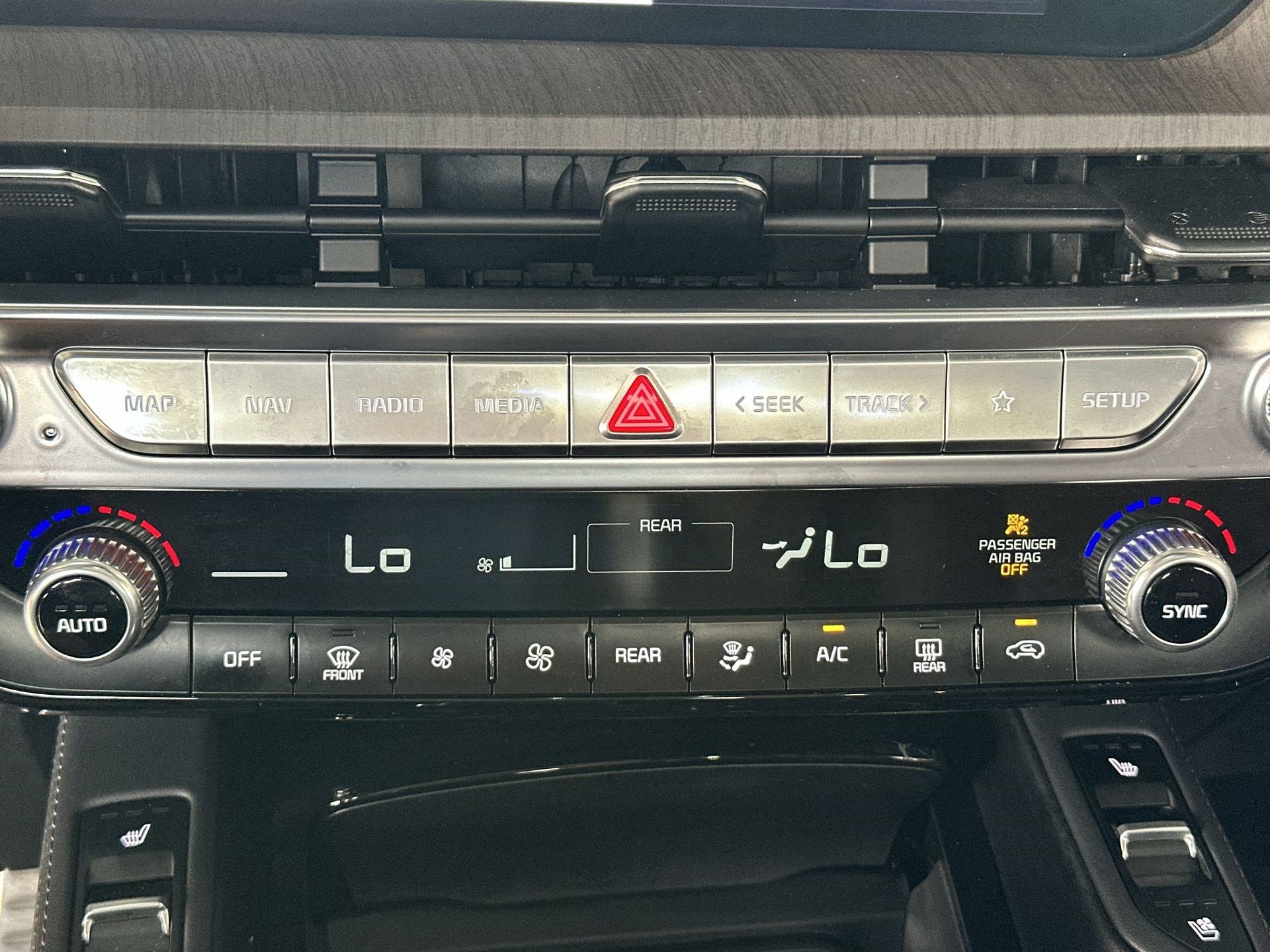 Used 2024 Kia Telluride SX image 17