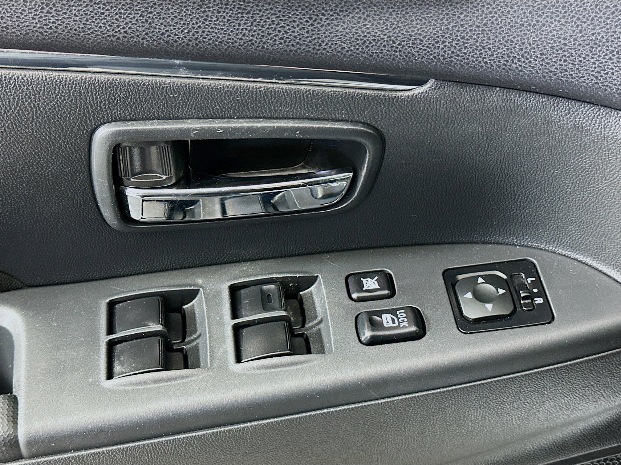 Used 2024 Mitsubishi Outlander Sport ES image 15