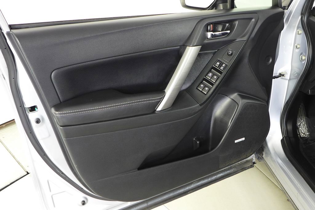 Used 2016 Subaru Forester 2.5i Touring w/ Eyesight & Navigation System AWD/4WD image 11
