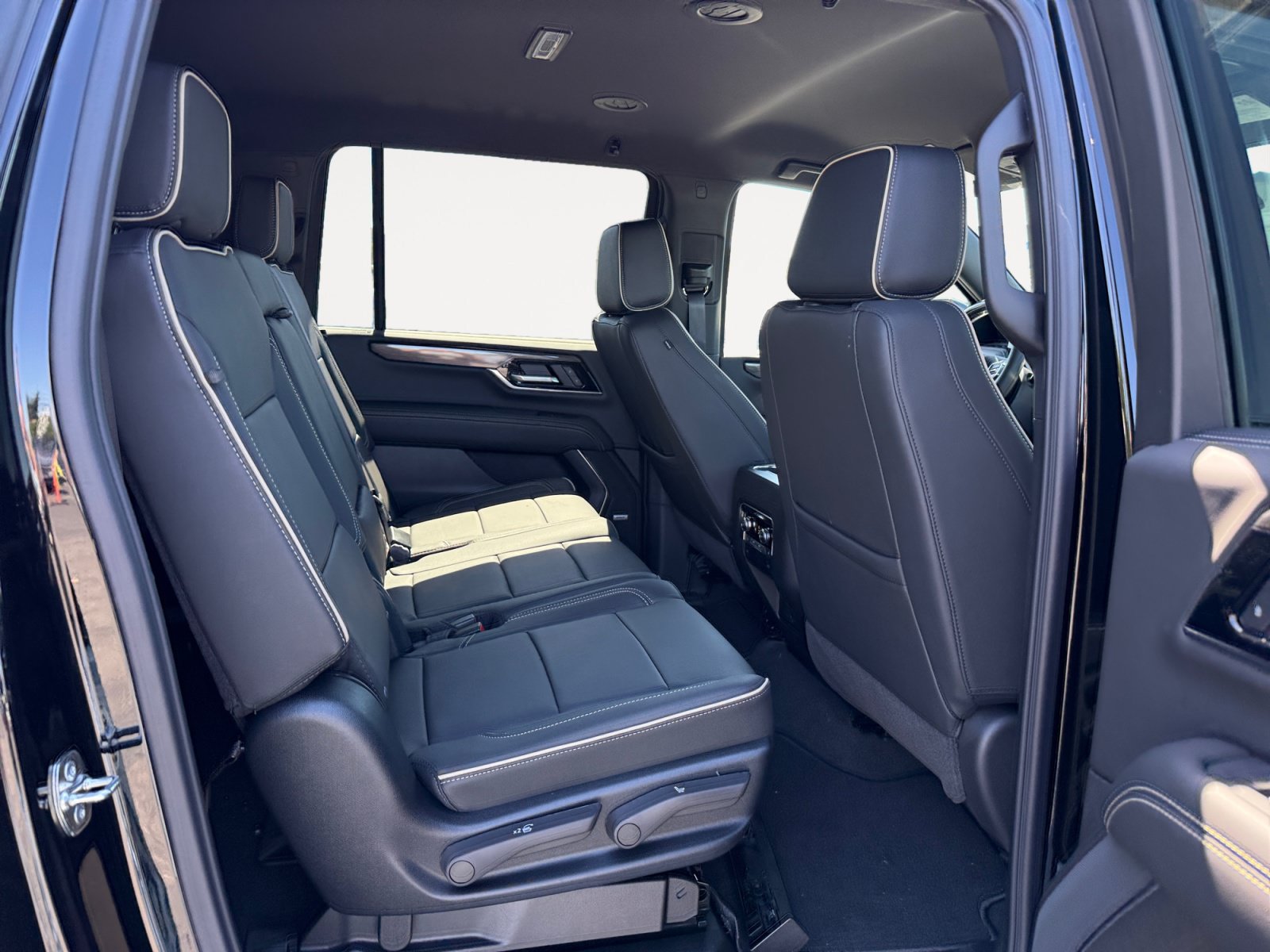 New 2026 GMC Yukon XL Elevation AWD/4WD image 18