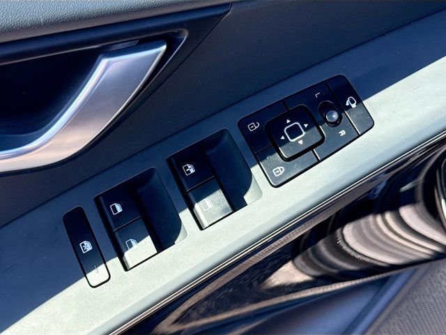 Used 2023 Kia Niro EX Touring image 21