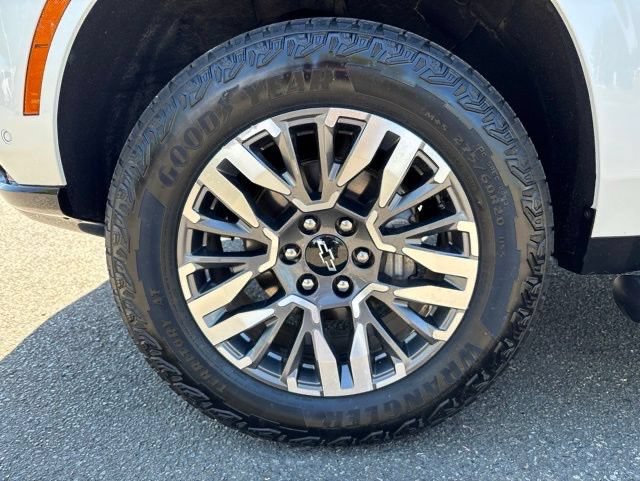Used 2025 Chevrolet Tahoe Z71 AWD/4WD image 13