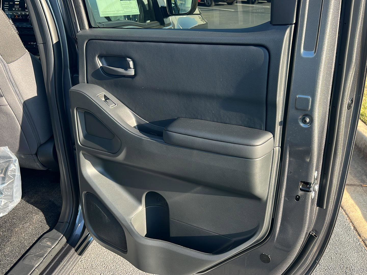 New 2026 Nissan Frontier SV w/ SV Convenience Package AWD/4WD image 15