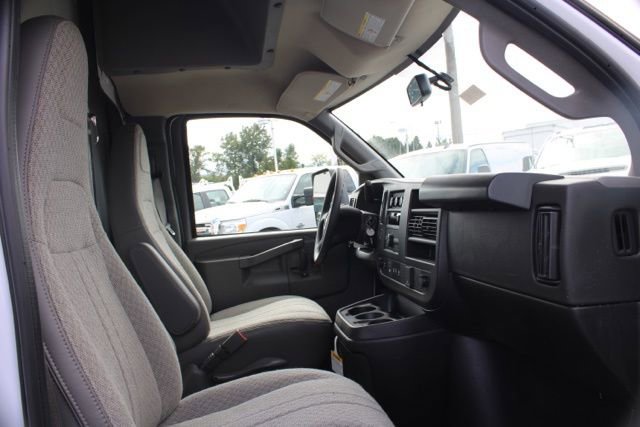 Used 2024 Chevrolet Express 3500 w/ Power Convenience Package image 21