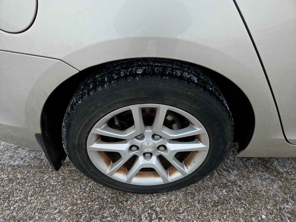 Used 2015 Chevrolet Malibu LT w/ Power Convenience Package image 32