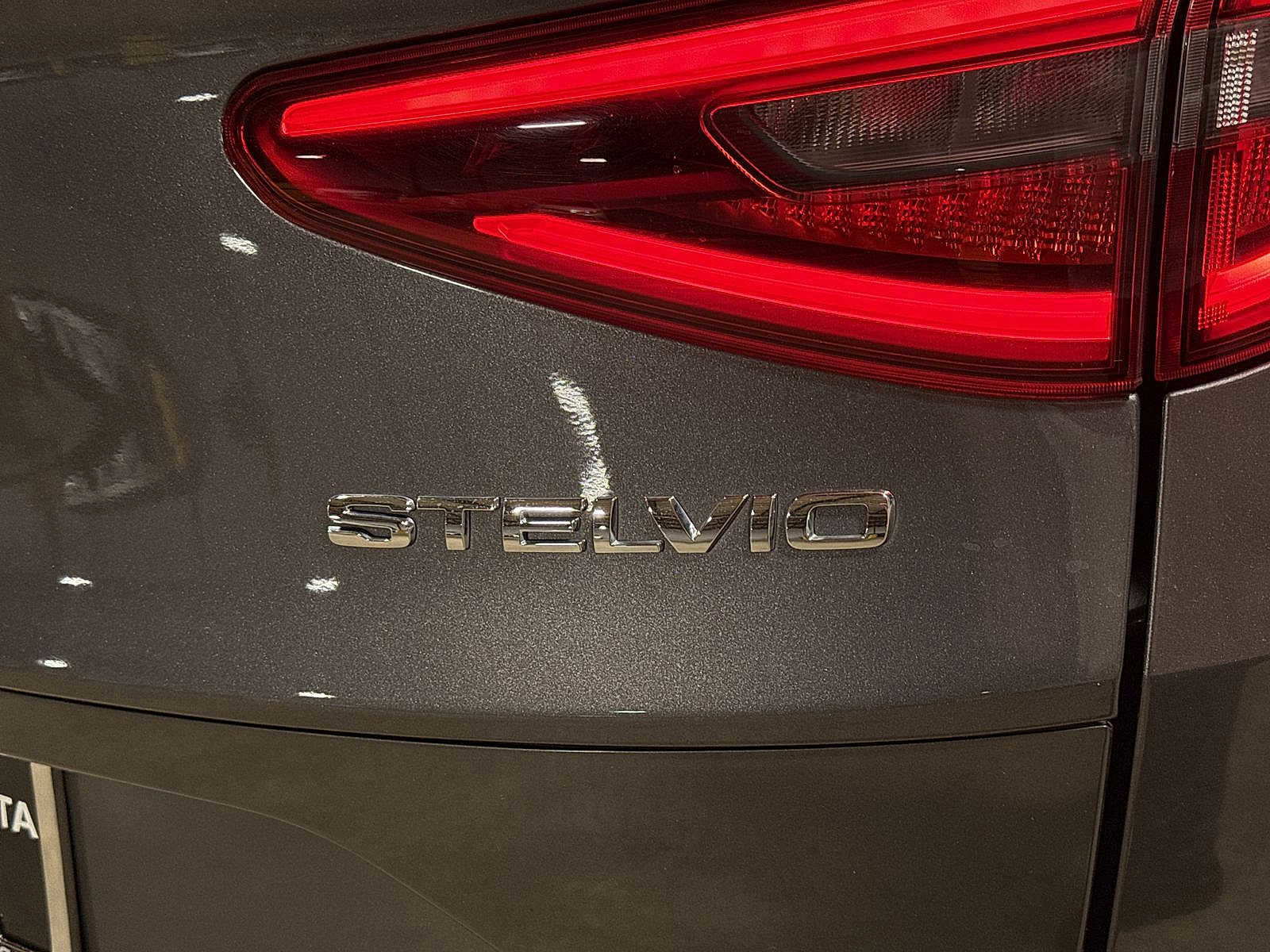 Used 2019 Alfa Romeo Stelvio Ti image 25