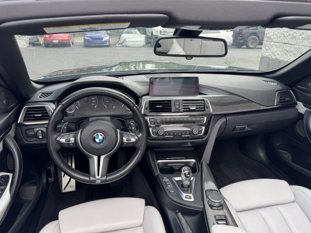 Used 2018 BMW M4 Convertible RWD image 21
