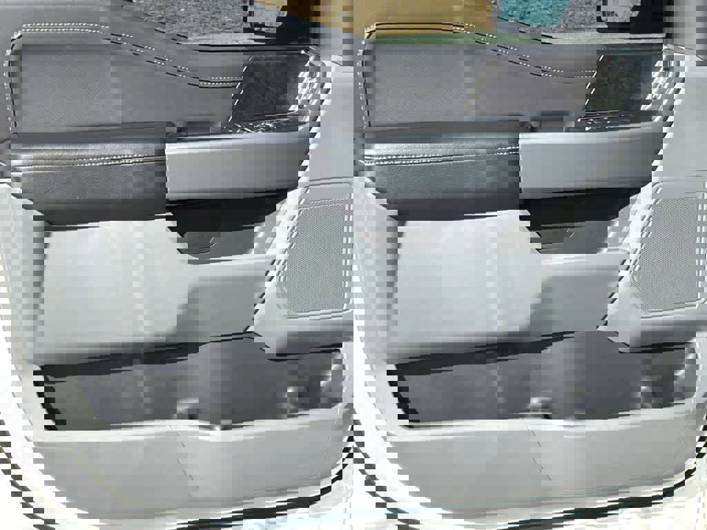 Used 2022 Ford F150 XLT w/ Equipment Group 302A High image 11