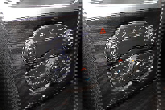 Used 2016 Chrysler 300 Limited image 18