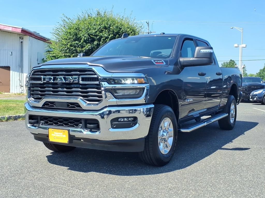 Certified 2025 RAM 2500 Big Horn AWD/4WD image 3