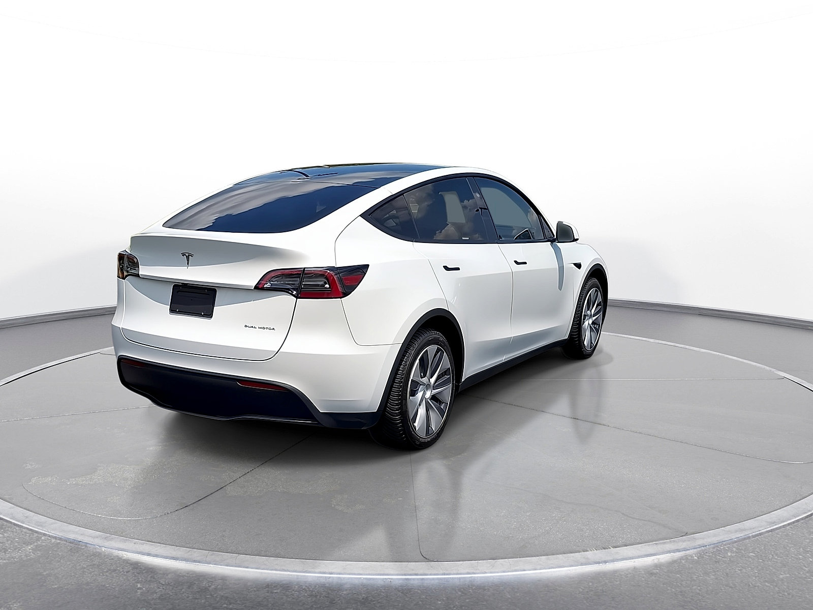 Used 2023 Tesla Model Y Long Range AWD/4WD image 8