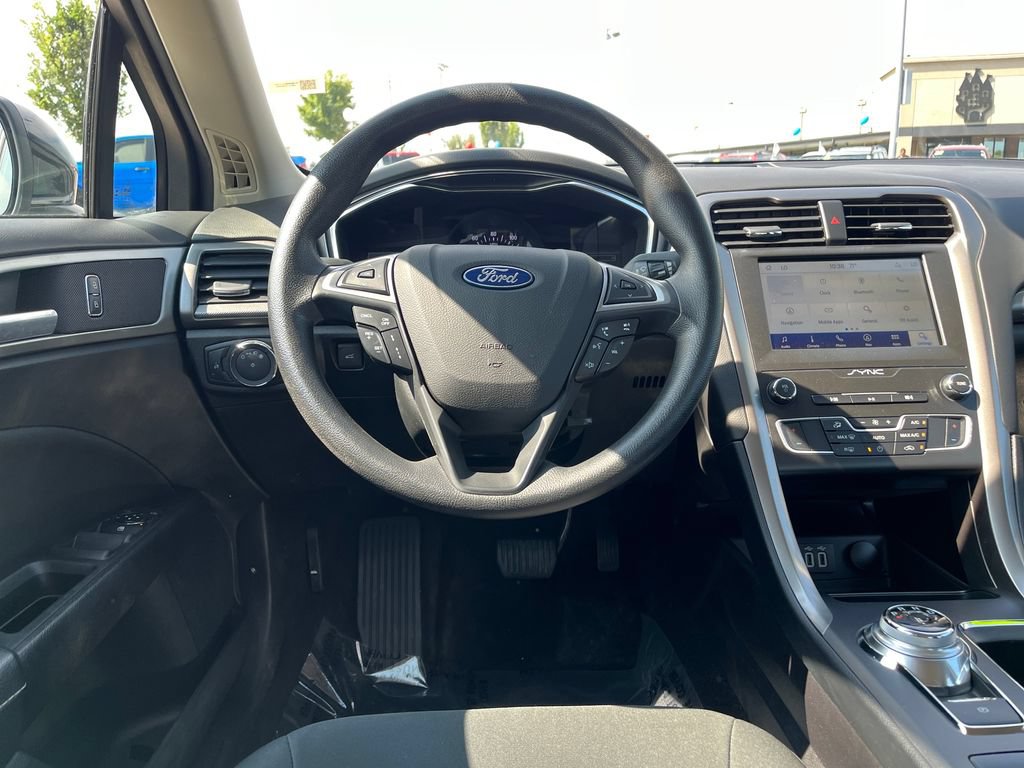 Used 2020 Ford Fusion SE FWD image 18