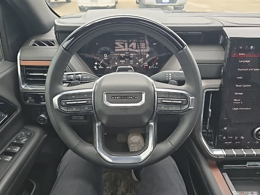 Used 2025 GMC Yukon XL Denali w/ Denali Reserve Package image 23