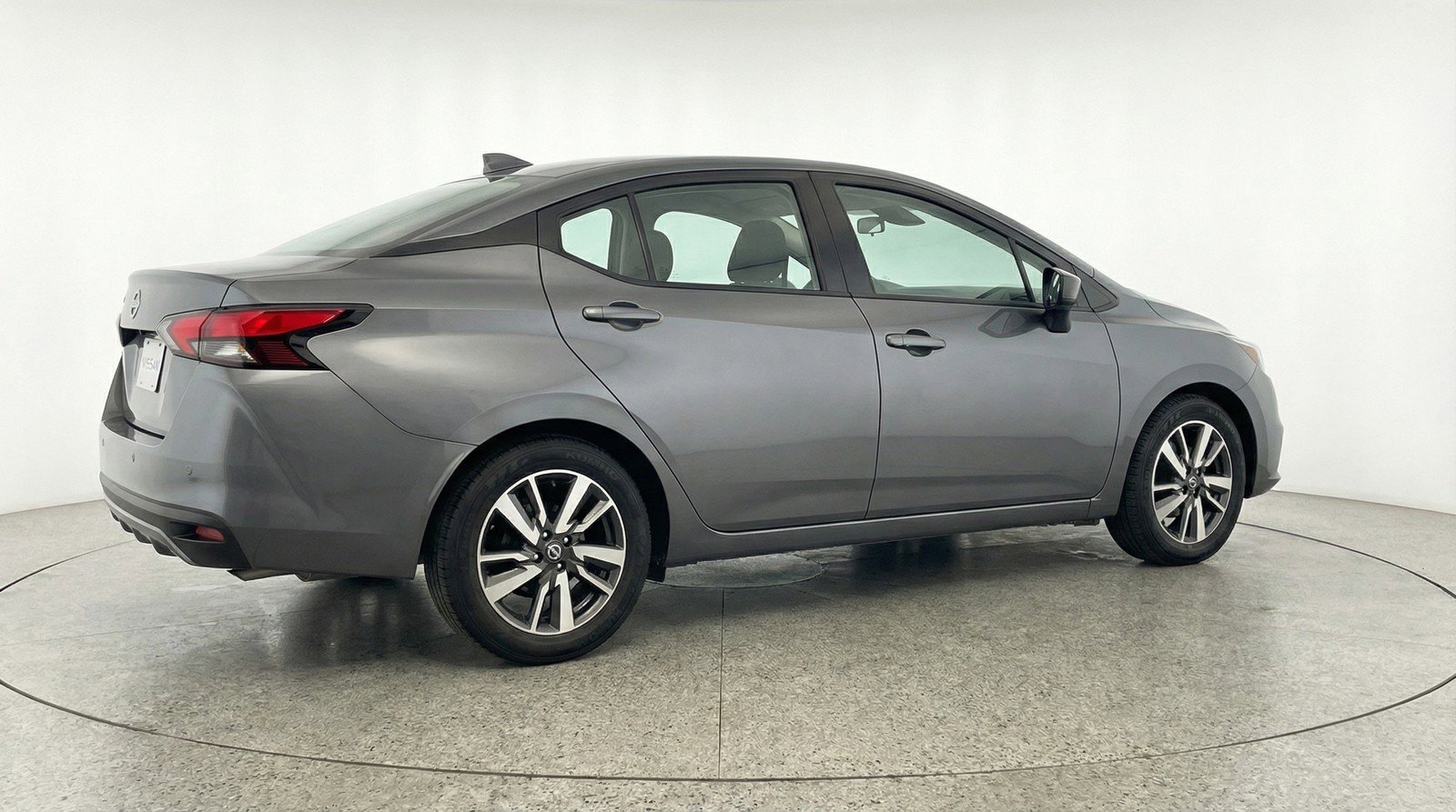 Used 2025 Nissan Versa SV FWD image 9