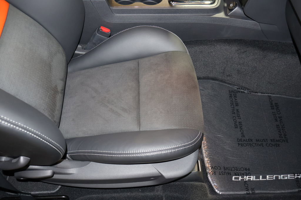 Used 2008 Dodge Challenger SRT8 image 25