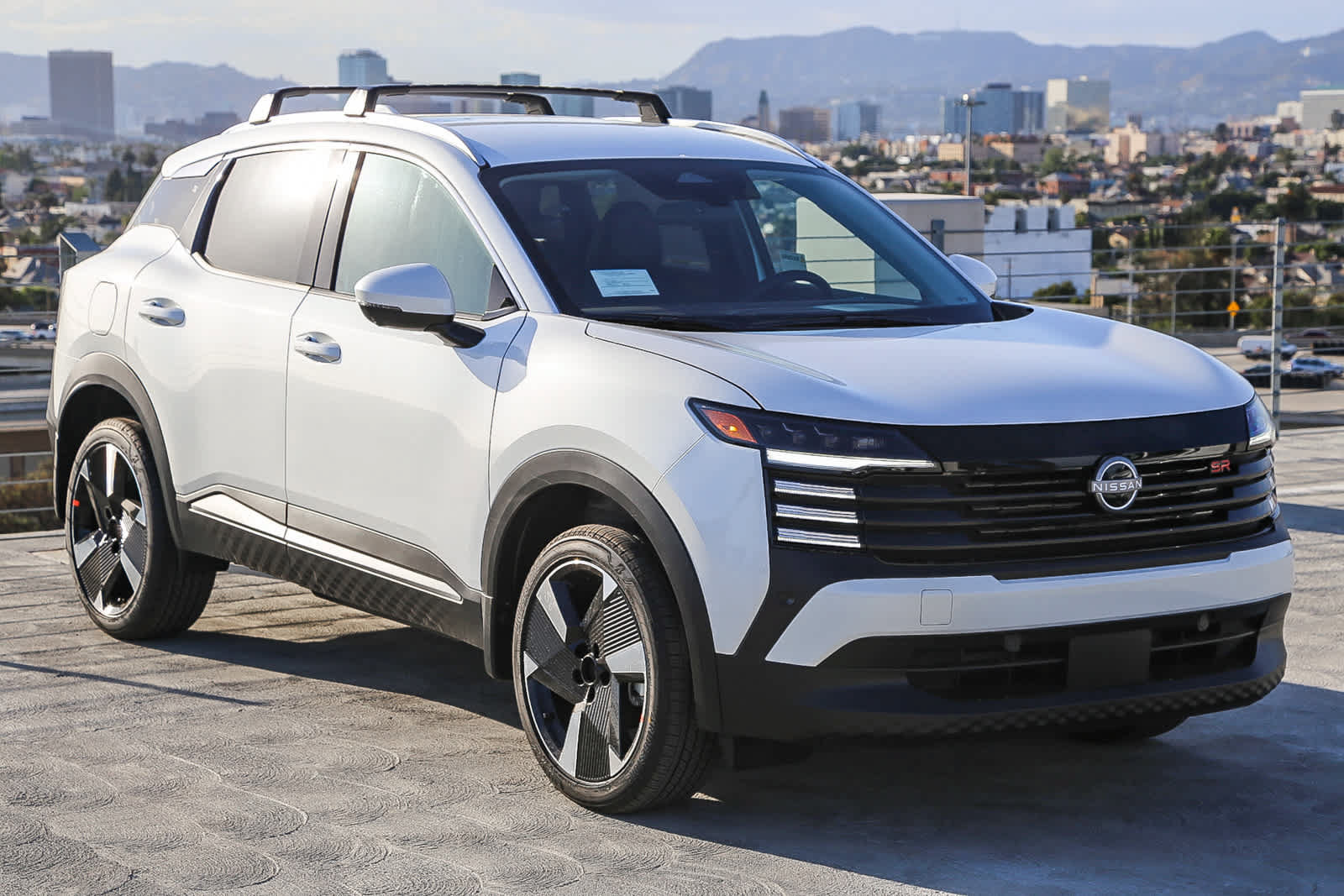 New 2025 Nissan Kicks SR FWD image 3
