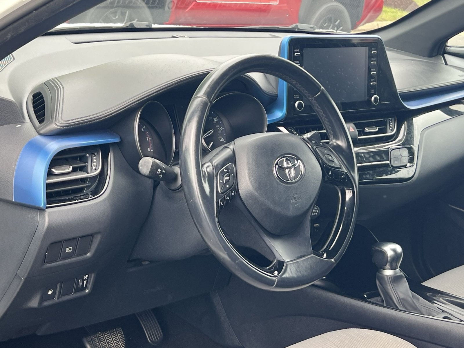 Used 2019 Toyota C-HR XLE FWD image 15