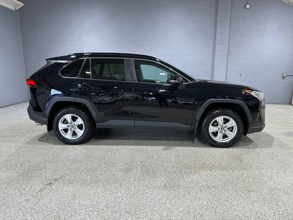Used 2020 Toyota RAV4 XLE w/ Convenience Package AWD/4WD image 2