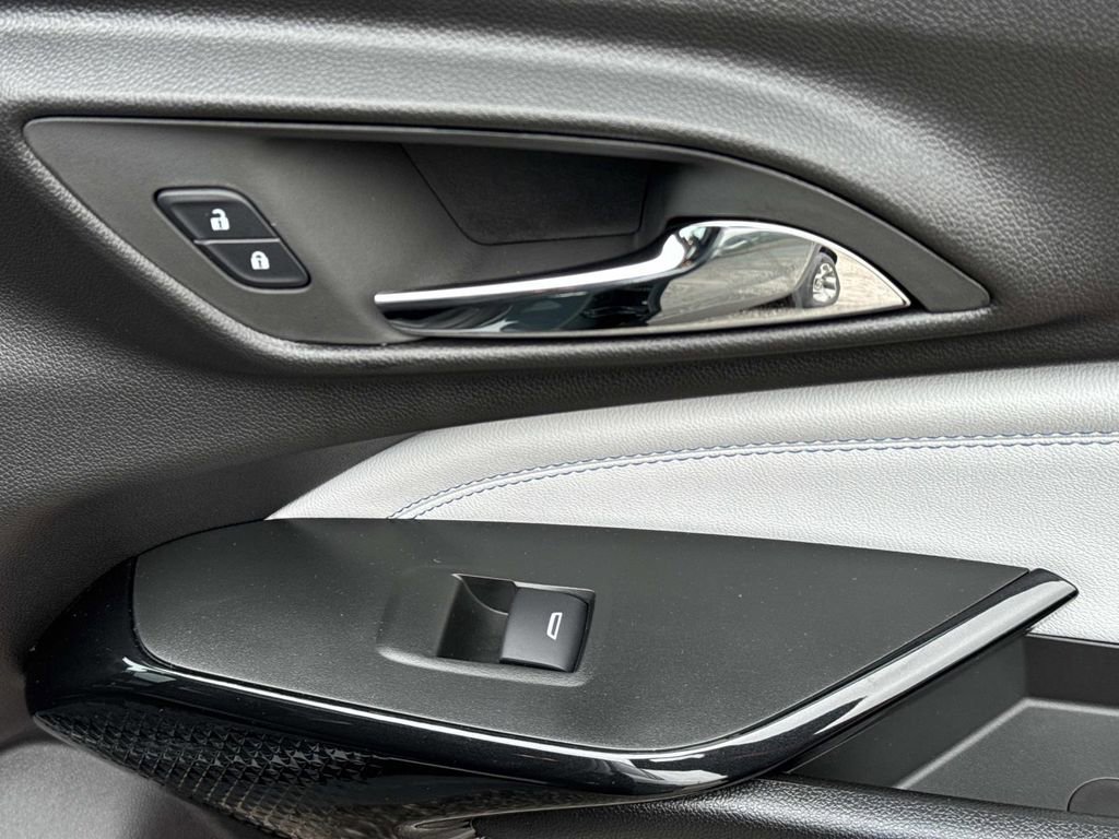 New 2026 Chevrolet Trax LT w/ Sunroof Package image 14