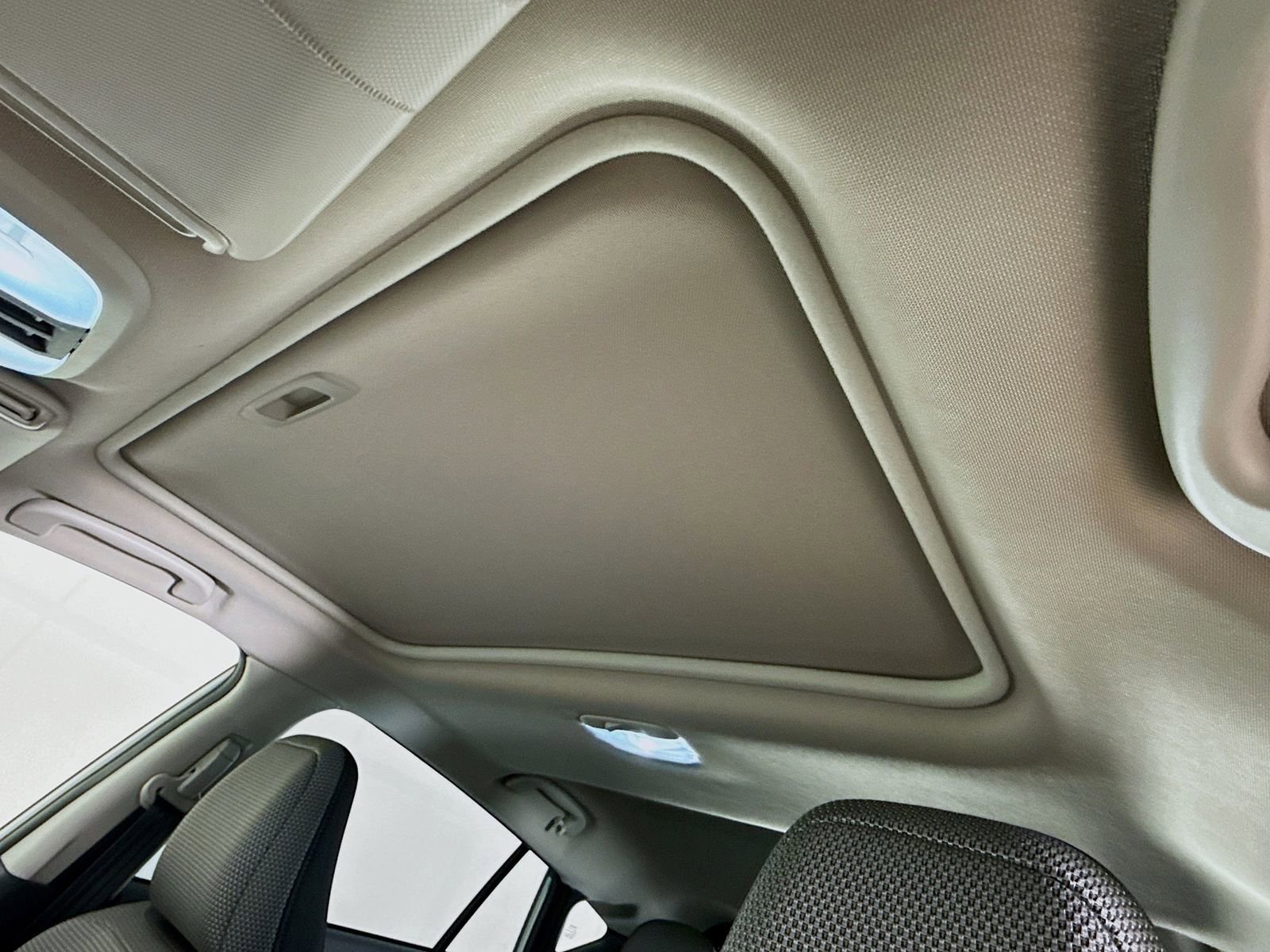 Used 2024 Subaru Crosstrek 2.0i Premium AWD/4WD image 21