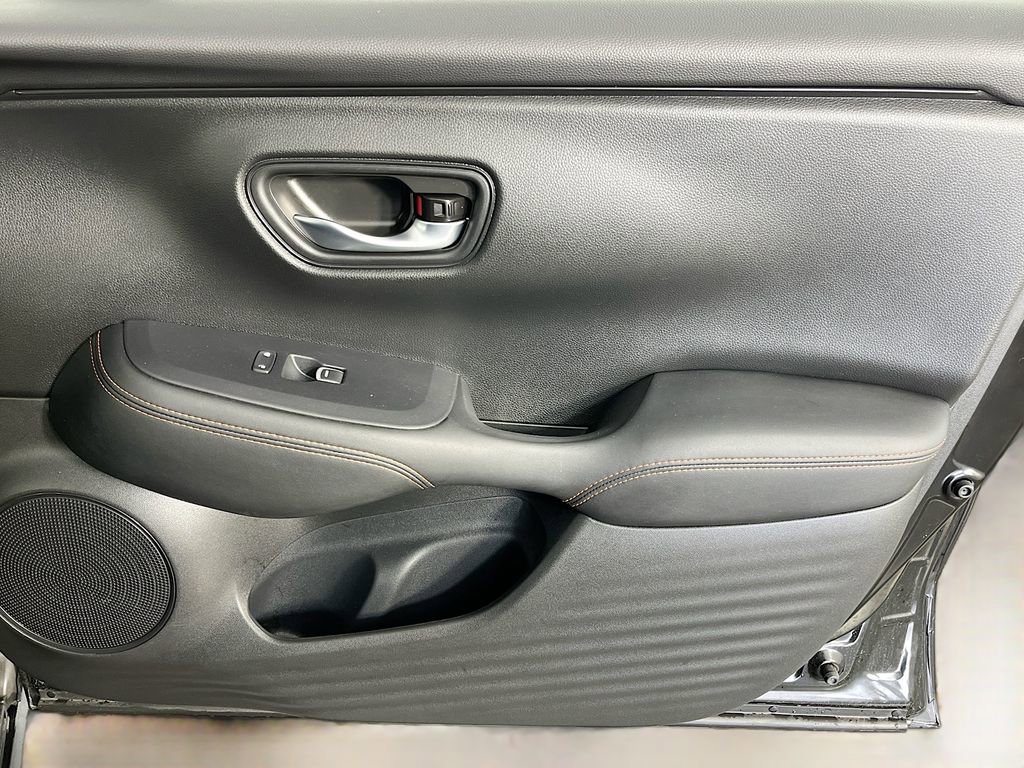 Used 2024 Honda HR-V Sport image 32