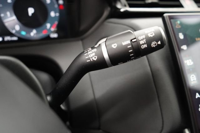 Used 2024 Land Rover Range Rover Velar Dynamic SE image 28