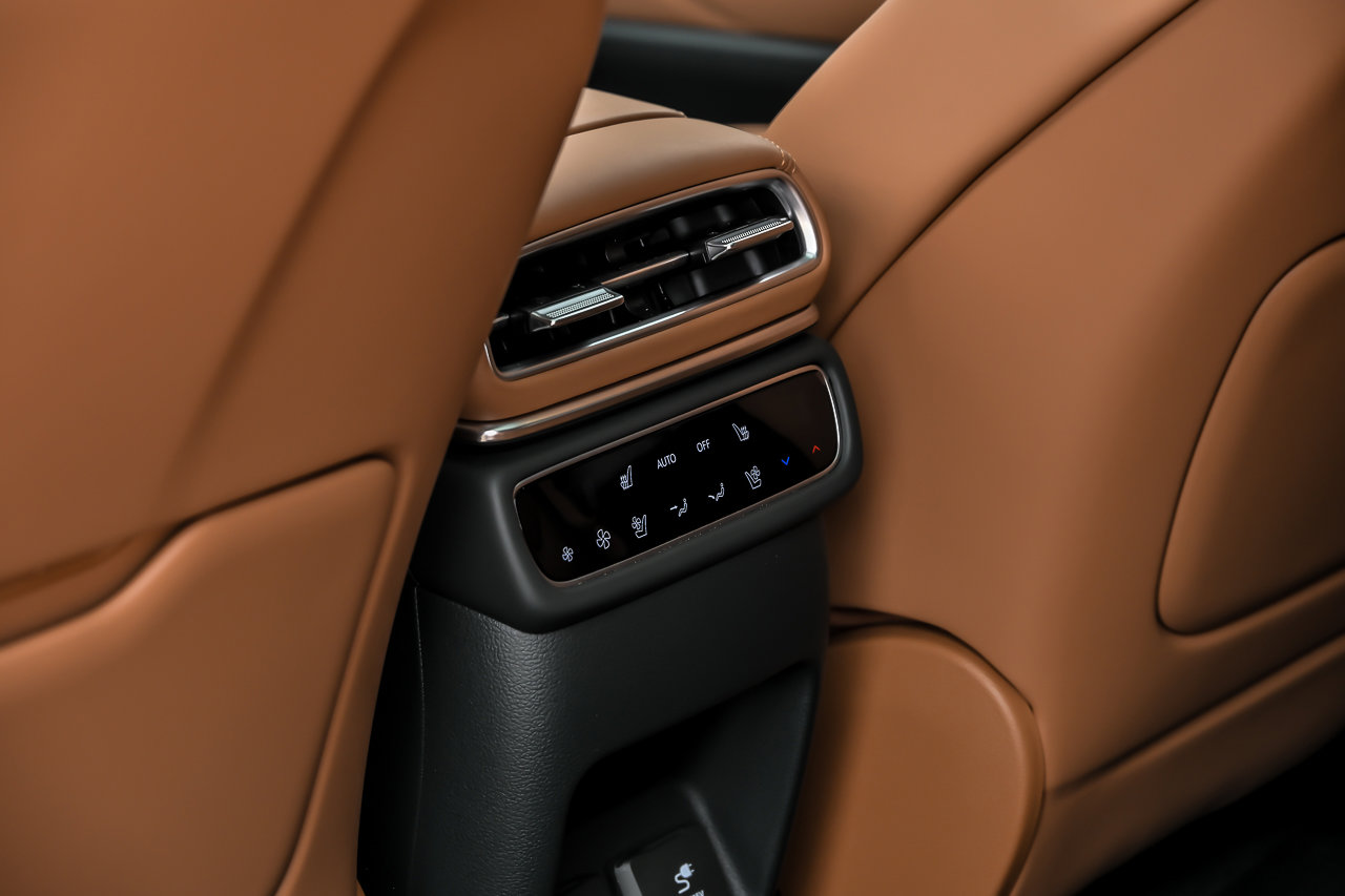 Used 2025 Genesis GV80 3.5T Prestige image 33