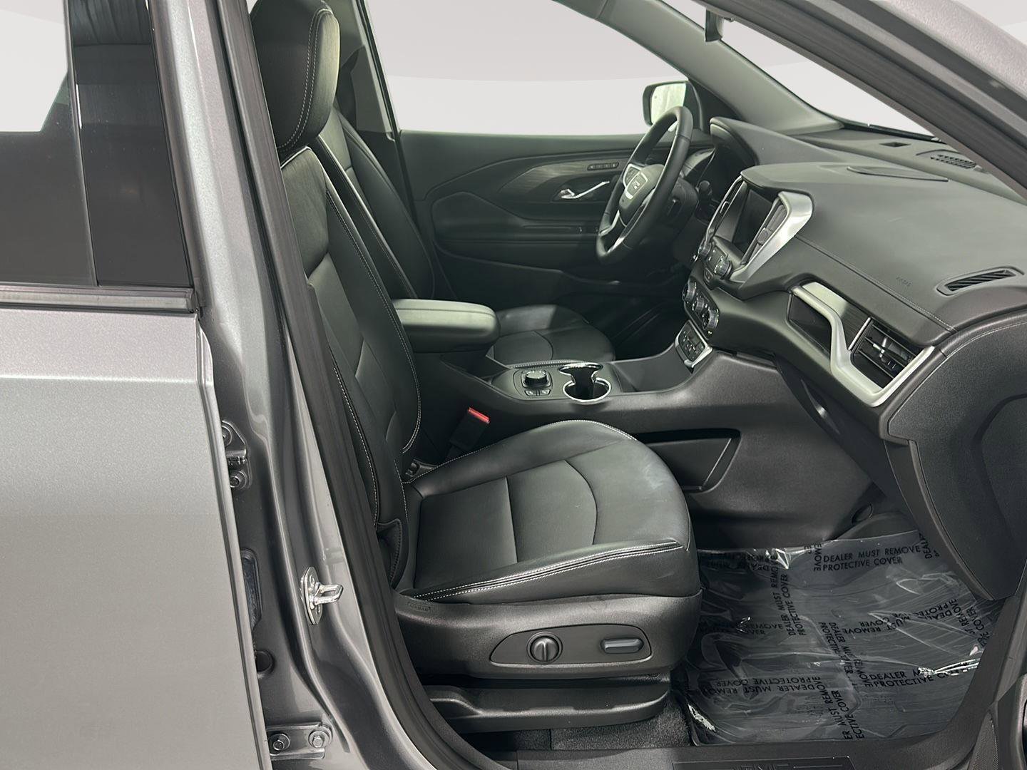 Used 2024 GMC Terrain SLT w/ Infotainment Package II image 31