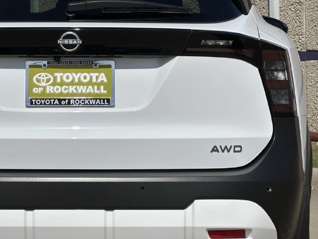 Used 2026 Nissan Kicks SV w/ SV Premium Package AWD/4WD image 6