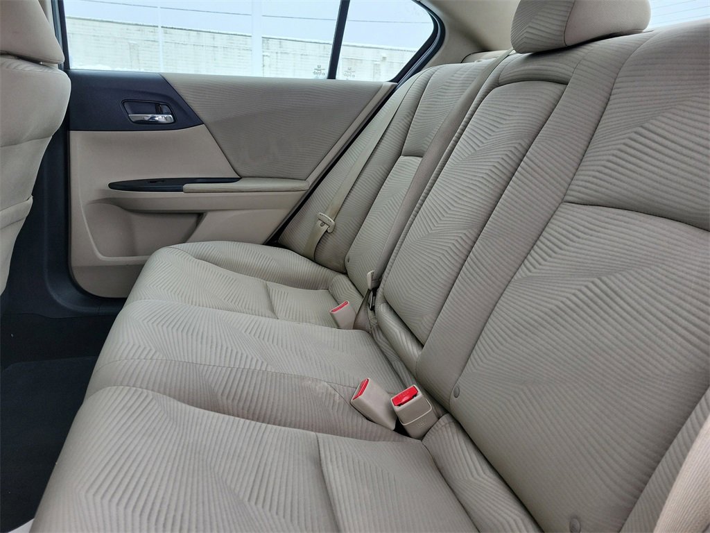 Used 2017 Honda Accord LX image 9