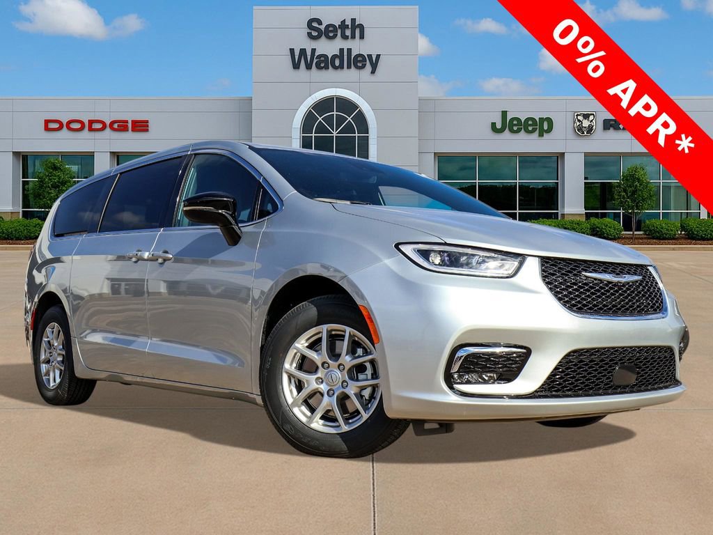 New 2026 Chrysler Pacifica Select