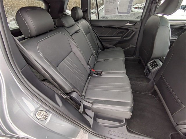 Used 2023 Volkswagen Tiguan SE R-Line image 21