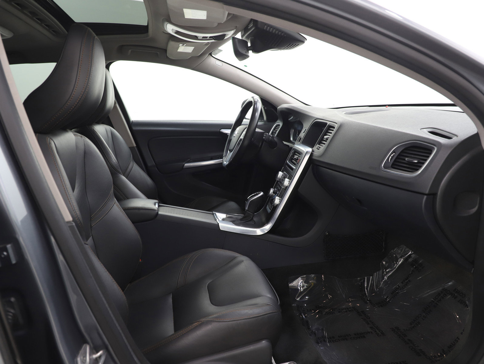 Used 2016 Volvo V60 T5 Cross Country Platinum image 12