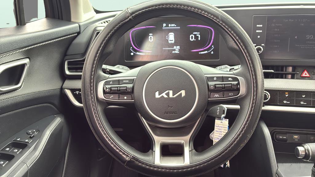 Used 2025 Kia Sportage LX image 18