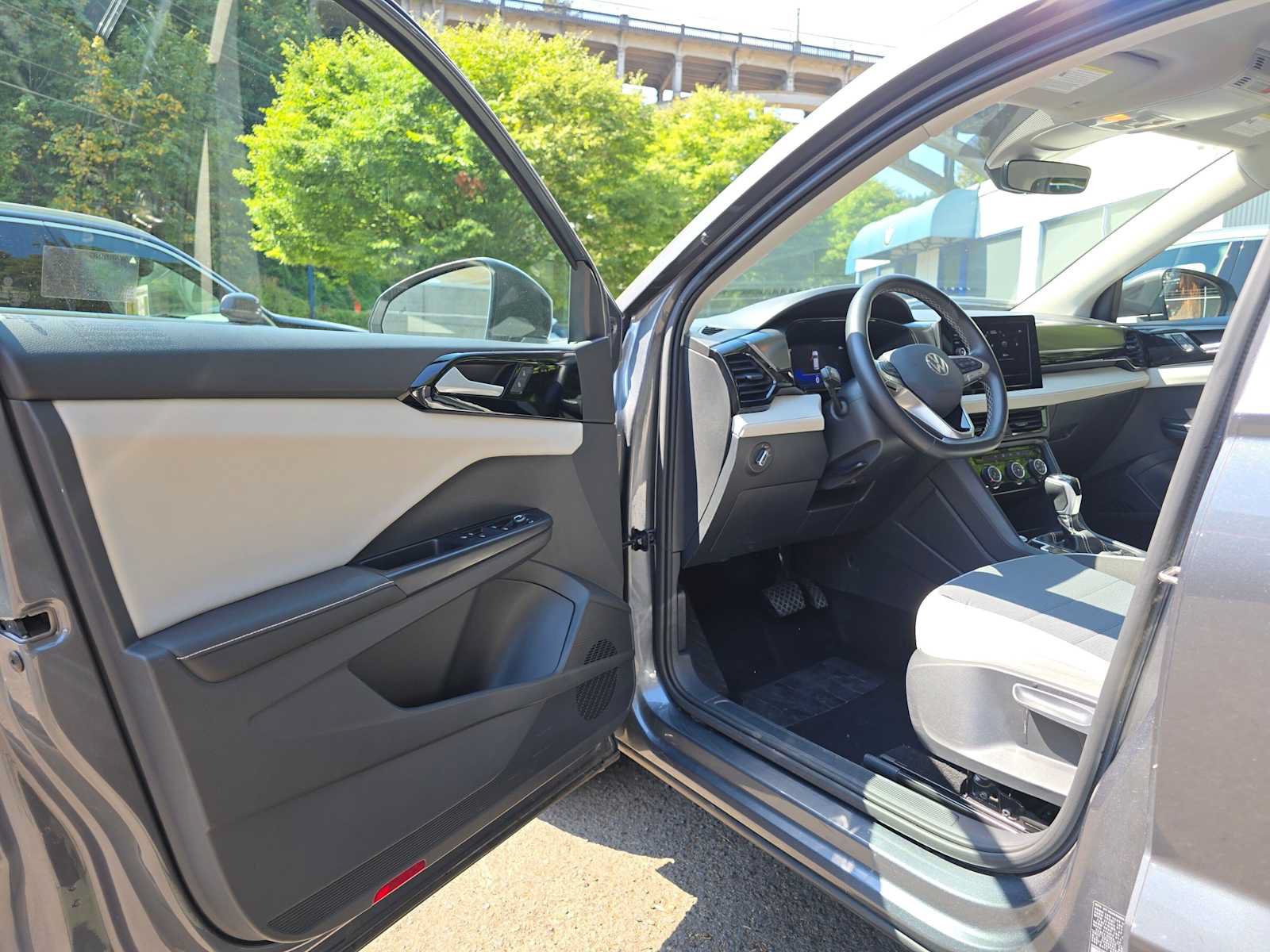 Used 2025 Volkswagen Taos S FWD image 19