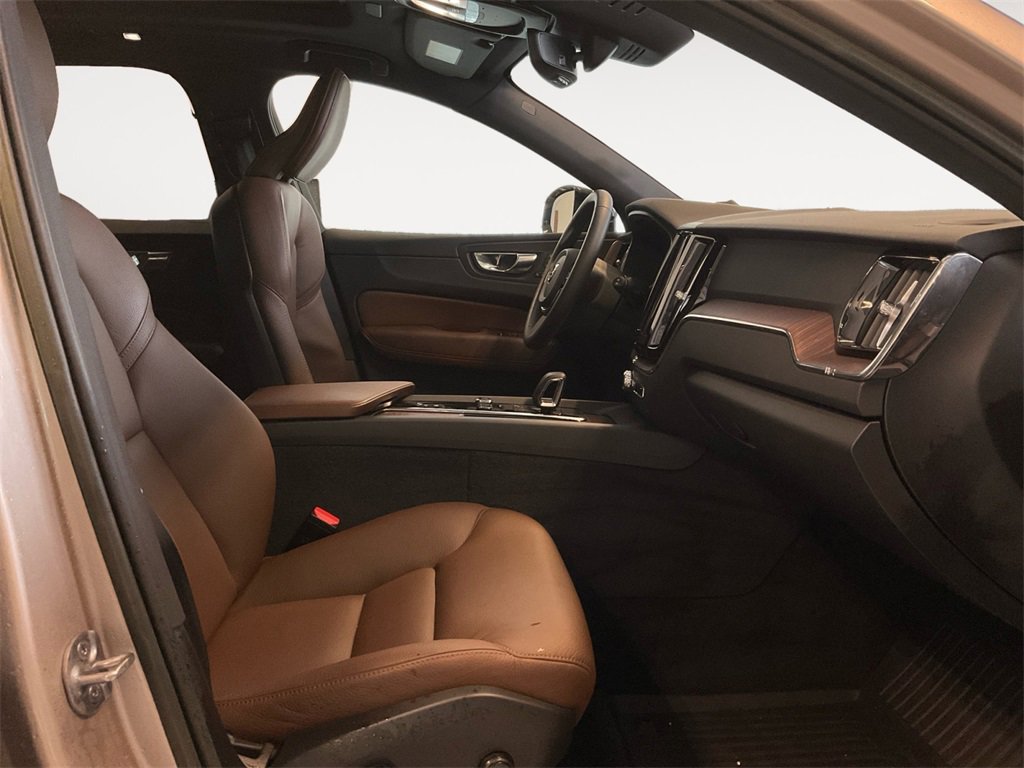 Certified 2023 Volvo XC60 B5 Plus w/ Climate Package image 15