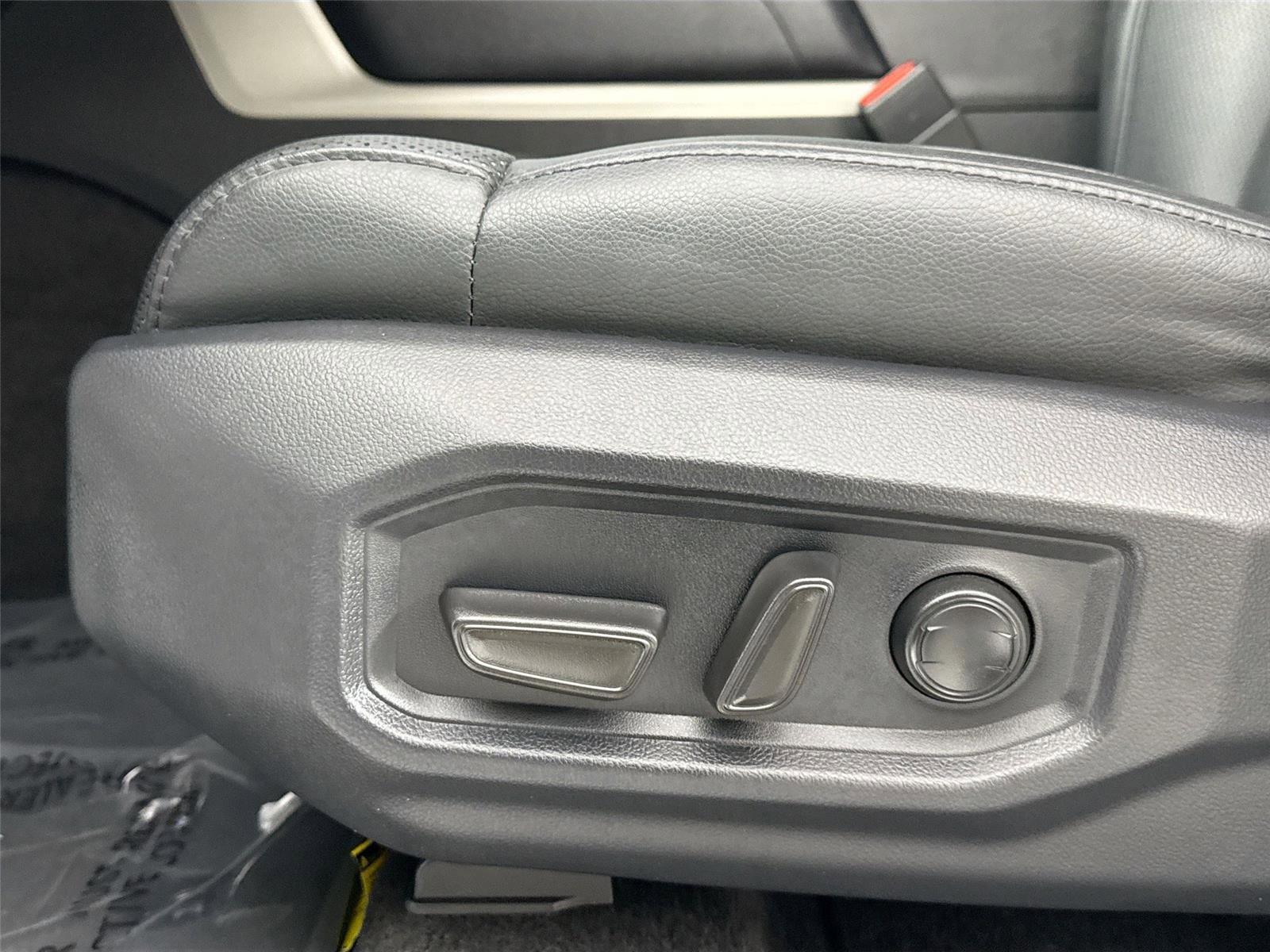 Used 2024 Toyota Tundra SR5 w/ SR5 Premium Package image 28