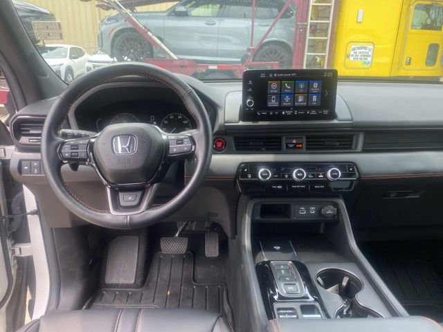 Used 2025 Honda Pilot TrailSport image 26