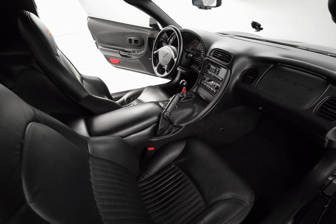 Used 2002 Chevrolet Corvette Z06 RWD image 12