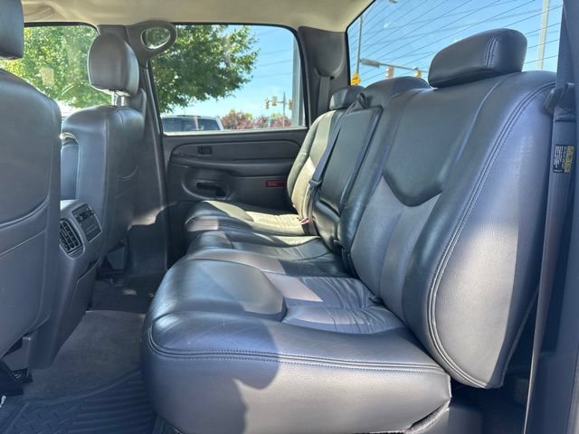 Used 2004 GMC Sierra 2500 SLE w/ Heavy-Duty Power Package RWD image 12