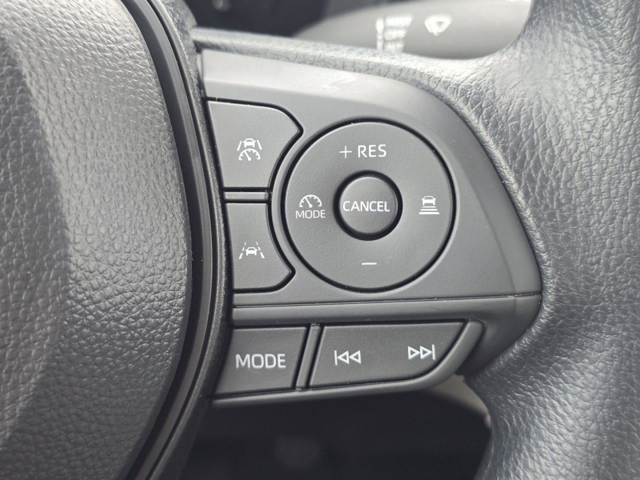 New 2026 Toyota Corolla Cross L image 30