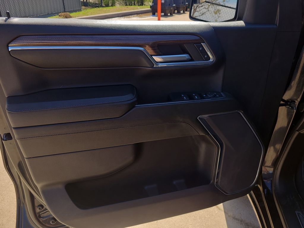 Used 2024 Chevrolet Silverado 1500 RST image 17