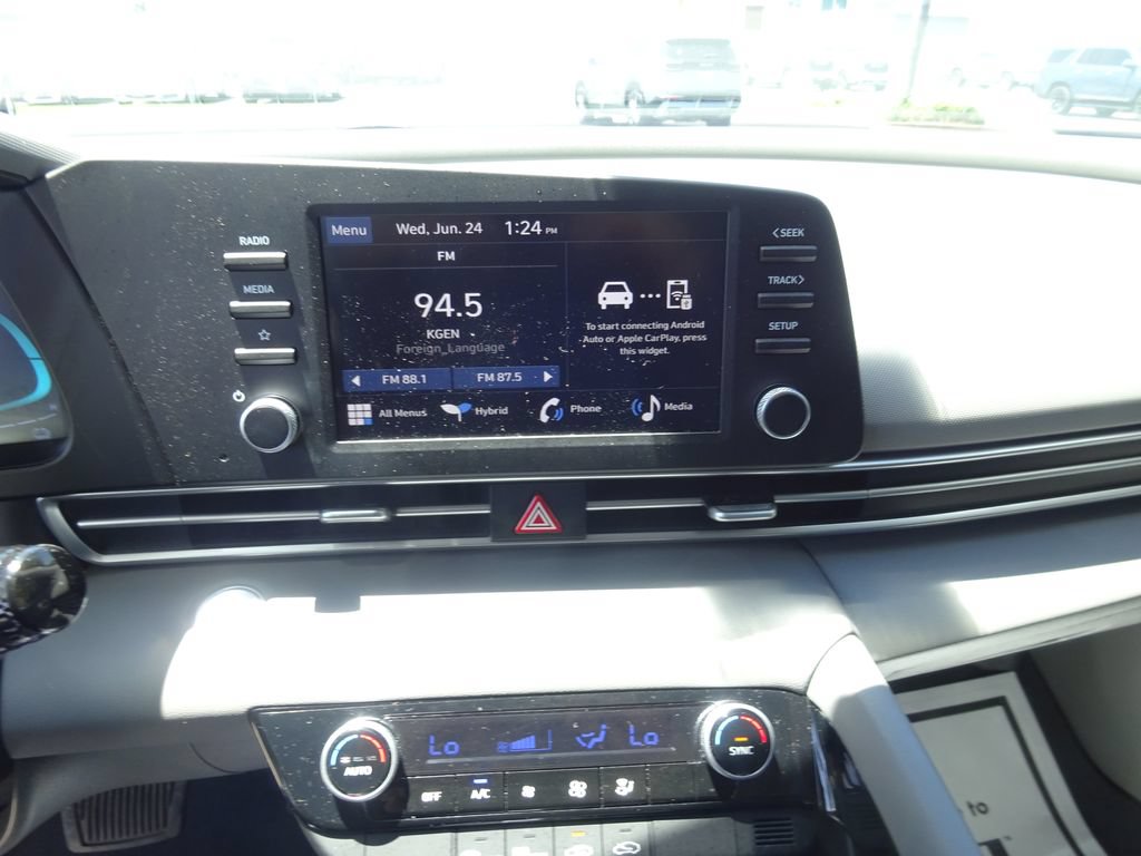 Used 2025 Hyundai Elantra Hybrid FWD image 26