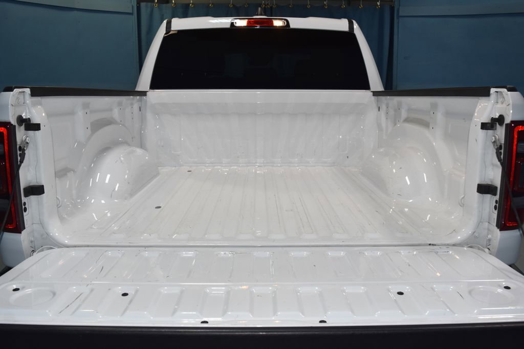 Used 2024 RAM 1500 Laramie AWD/4WD image 28
