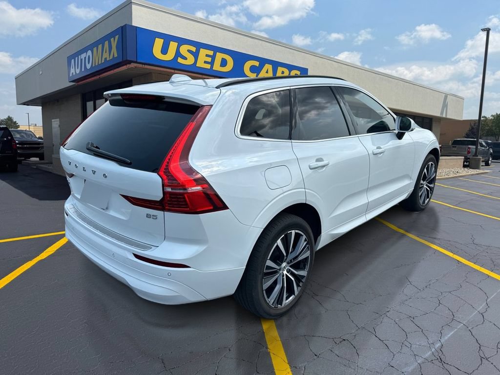 Used 2022 Volvo XC60 B5 Momentum w/ Climate Package FWD image 5